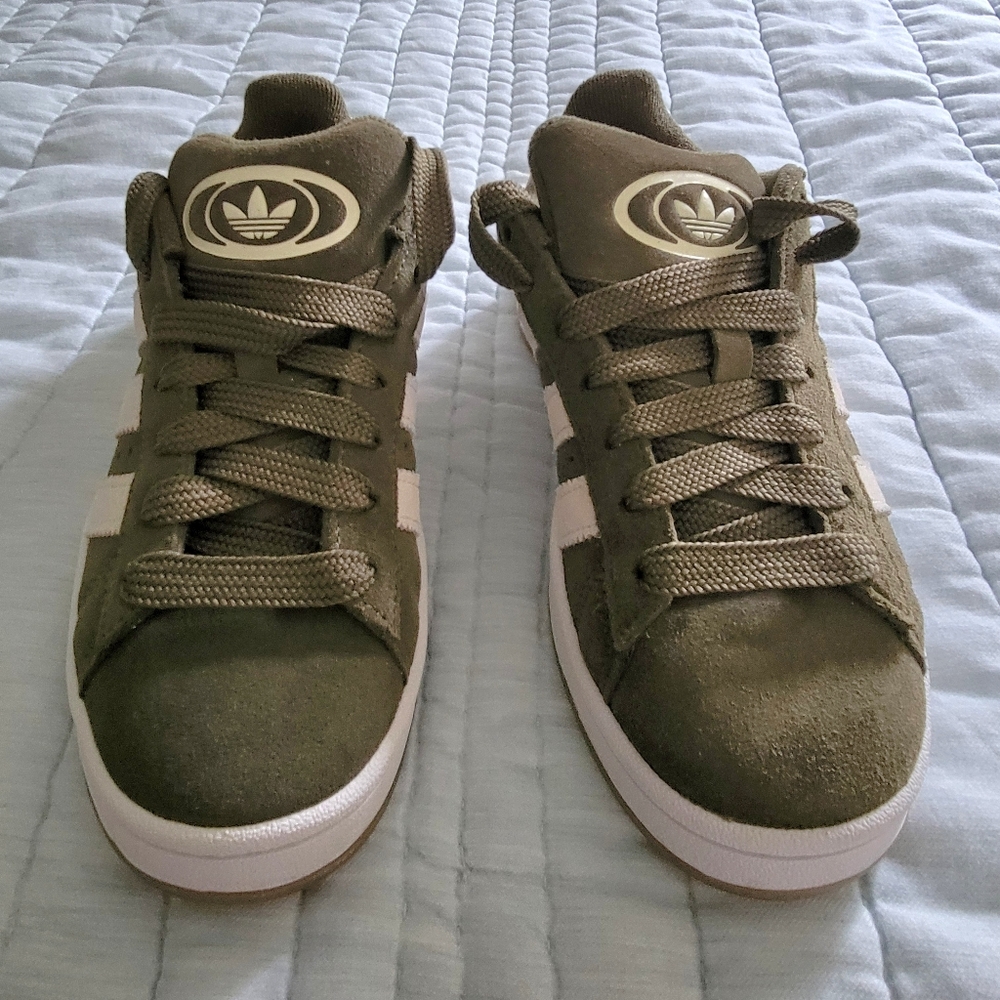 Kids ADIDAS Campus Original OOs Size 4.5, New With No Tags